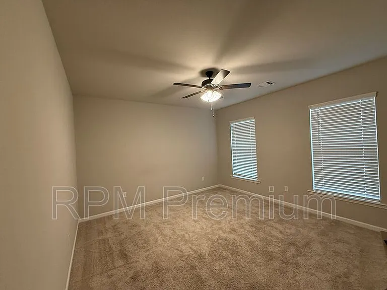 39500 Ridgeland Dr — Photo 9