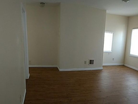 4th image of 330 New St Floor 1