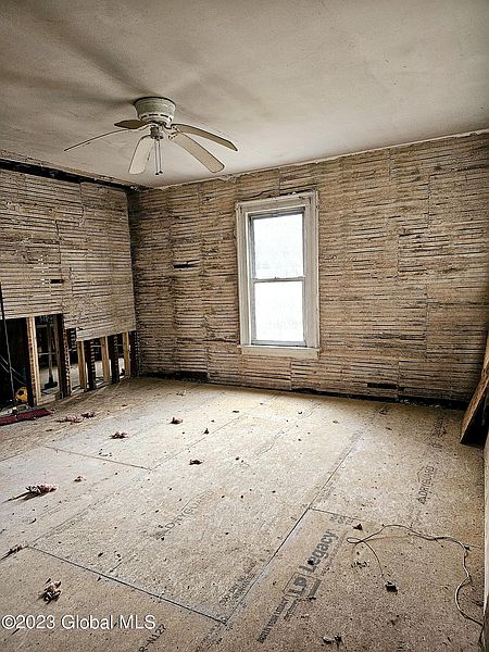 4th image of 1554 Clauverwie Road
