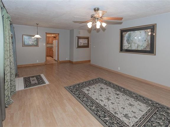 5th image of 1015 N Broadway St