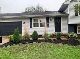 137 Fenway Dr, Decatur, IL 62521