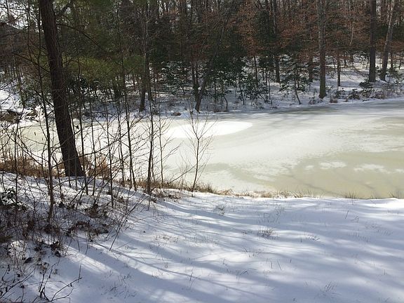3rd image of 860 Sugarloaf Run