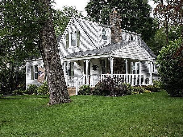 2nd image of 37 Chestnut St
