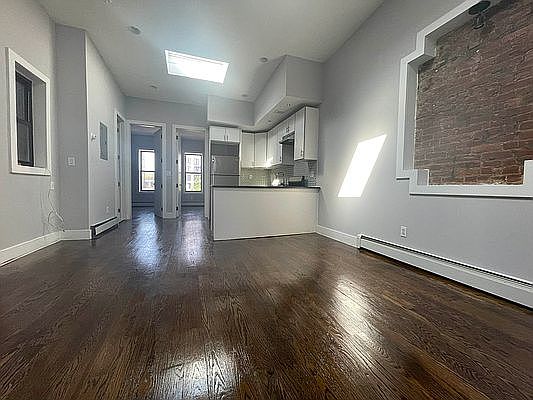 4th image of 1971 Pacific St Floor 3