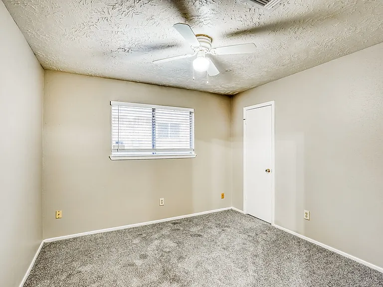 8403 Quail Burg Ln — Photo 13
