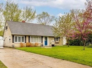 4900 Richelieu Ave, Sheffield Lake, OH 44054