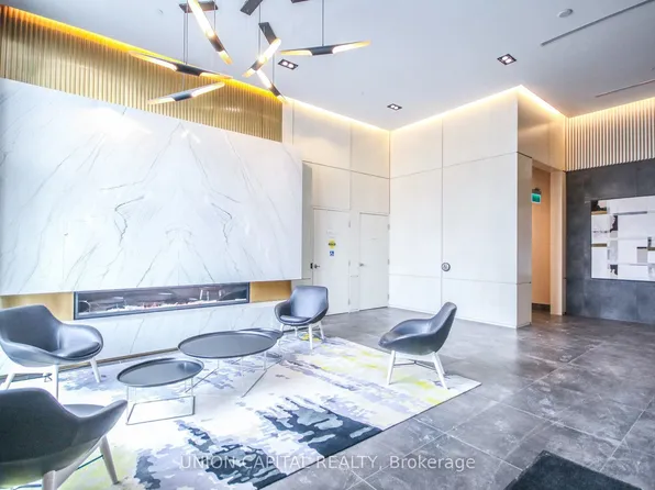 223 Saint Clair Ave W #510, Toronto, ON M4V 0A5