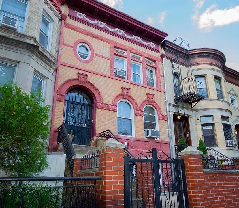 1st image of 815 Lincoln Pl APT 1