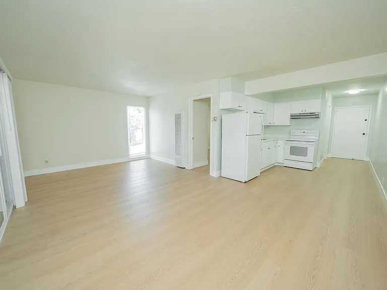 650 Vernon Street — Photo 2
