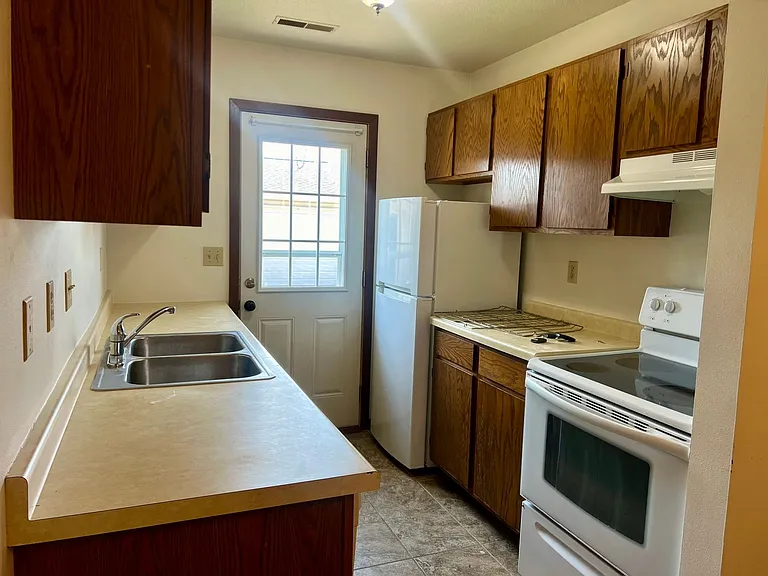 1215-1223 Branding Iron Rd — Photo 2