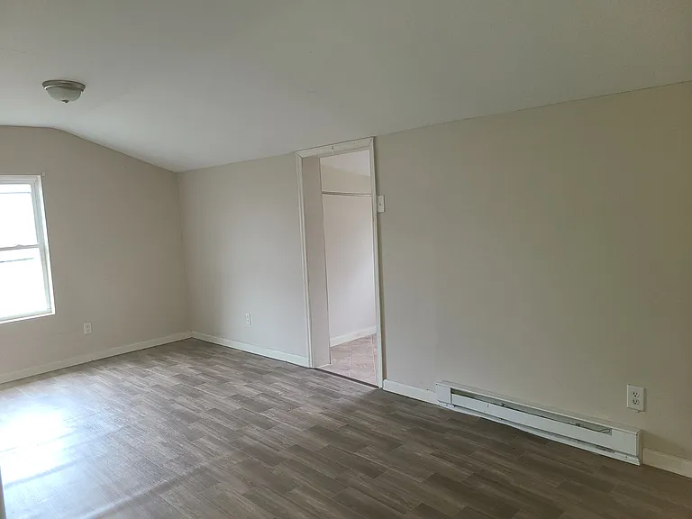 105 McClure St — Photo 34