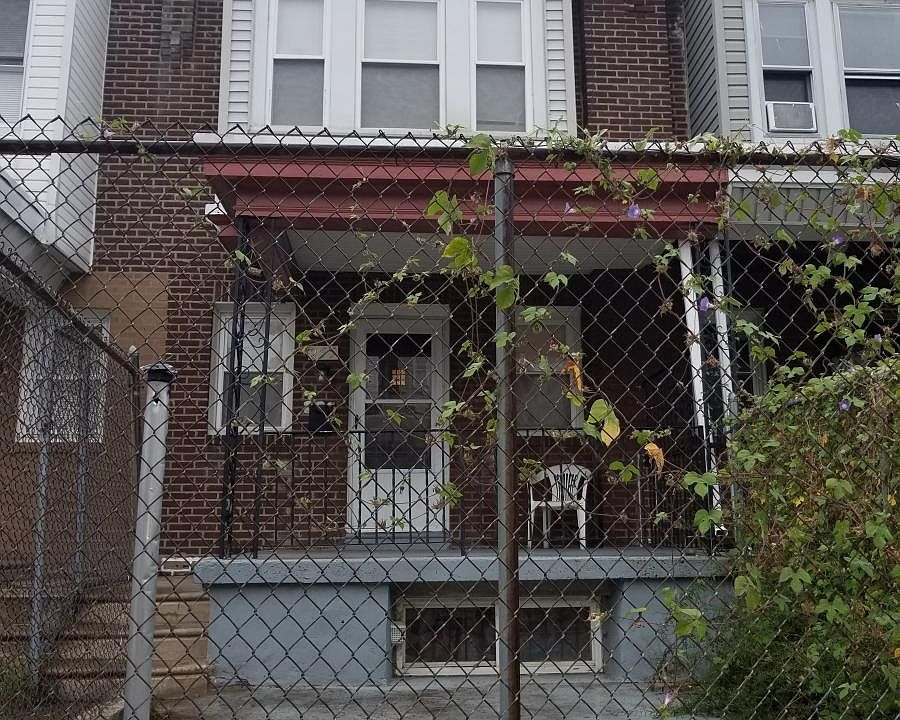 1st image of 255 E Albanus St