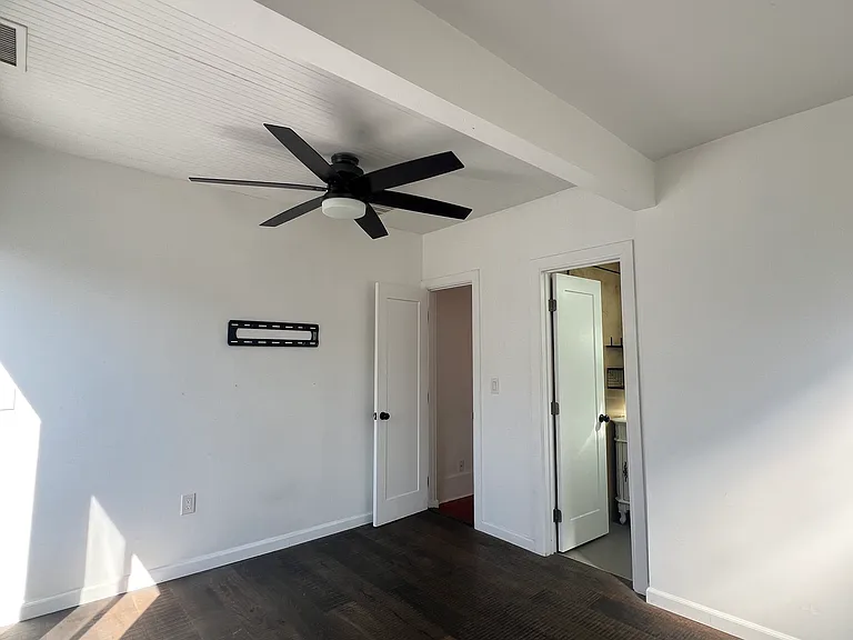 2449 A St #B — Photo 7