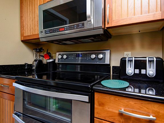 Stove and Microwave
