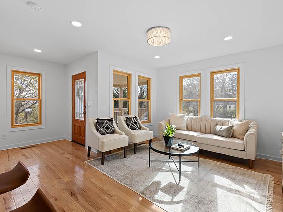 5th image of 106 Everette St