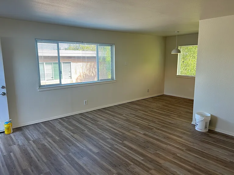 885 5th Ave #2 — Photo 7