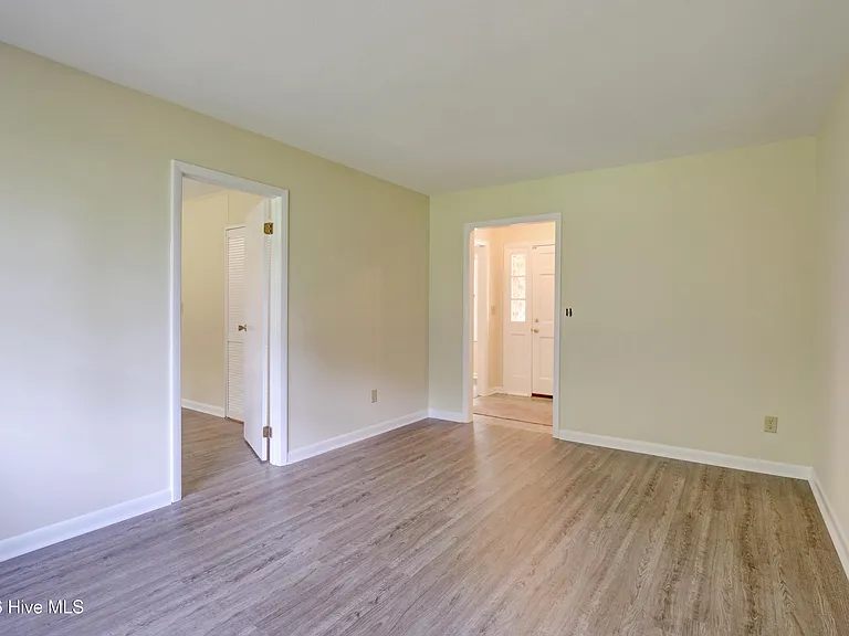 4010 Lake Ave — Photo 5