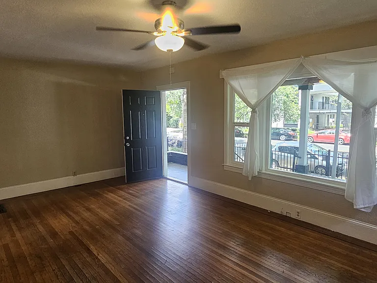1224 E St — Photo 4