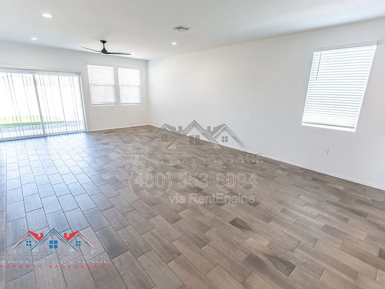 1330 W Hess Ave — Photo 25