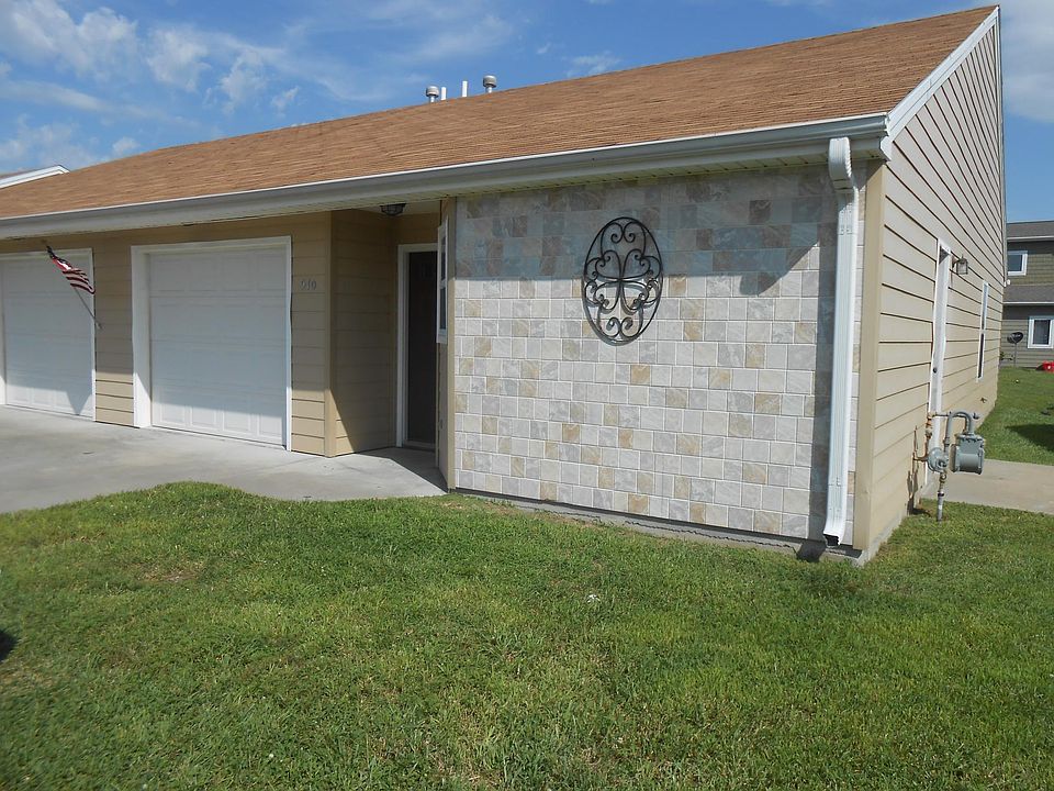 510 Grainfield-Three bedroom-two bath-one car garage. Garag