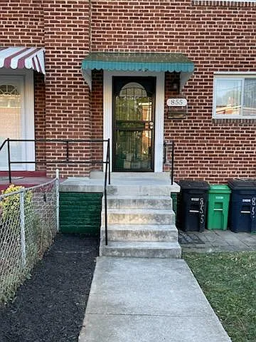 855 Neptune Ave