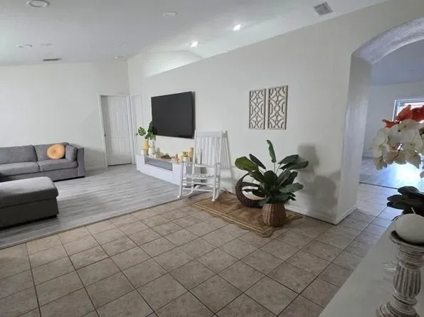 2317 NW 27th Ave, Cape Coral, FL 33993