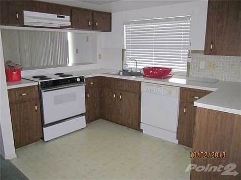 3rd image of 15703 Donzi Dr