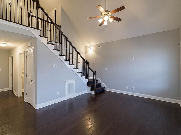 3rd image of 1032 Hendricks Ct