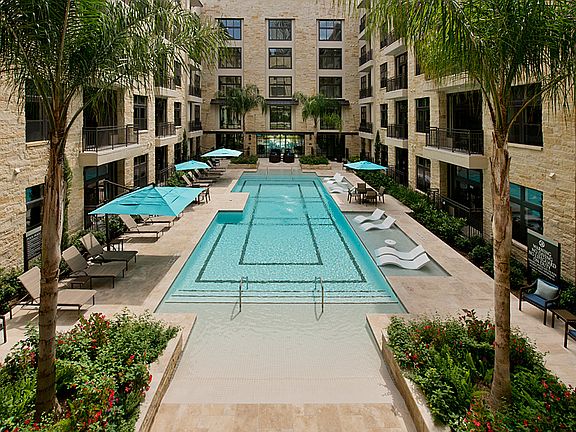 Resort-Style Swimming Pool