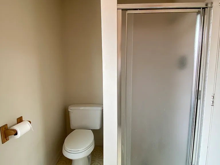 462 N Pitt St — Photo 8