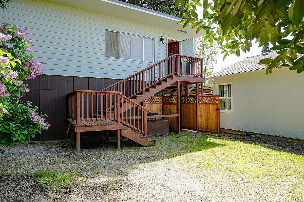 Building Photo - 1239 Watson Dr #3