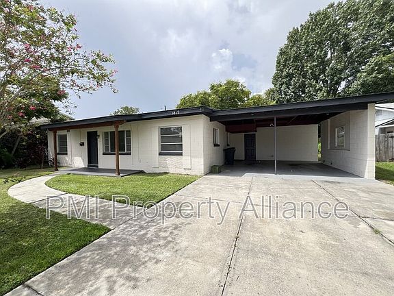 3rd image of 1817 Eastbrook Blvd