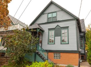 2002 N Cambridge Ave, Milwaukee, WI 53202