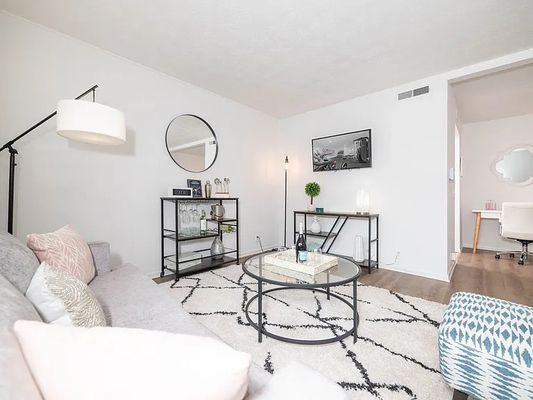 Camelot Apartments — Photo 12