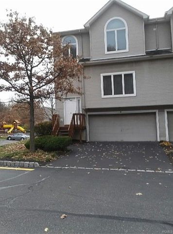 1st image of 10 Leif Blvd