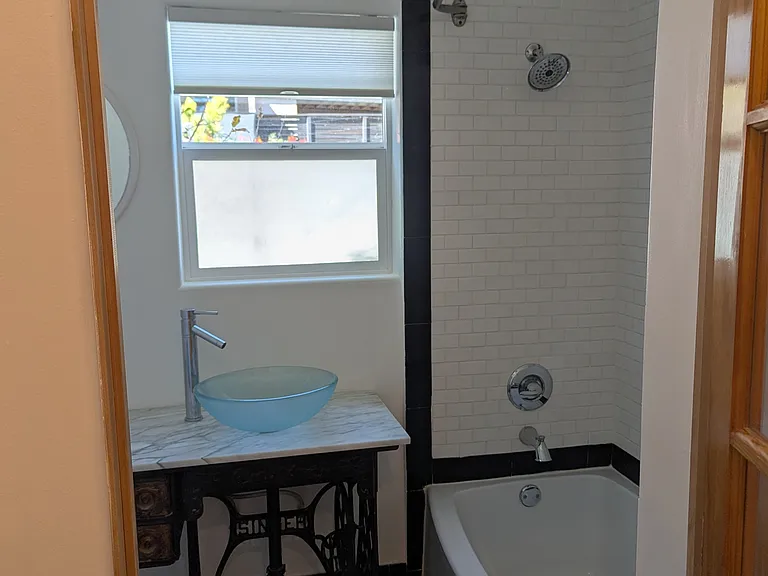 1549 Baxter St #4 — Photo 7