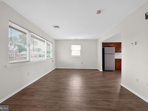 4th image of 4627 Gary Dr
