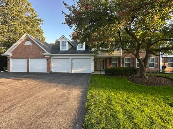 802 Butternut Ln APT C, Mount Prospect, IL 60056