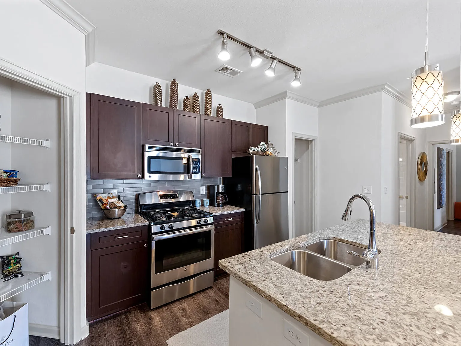 Atley on the Greenway Apartments — Photo 2