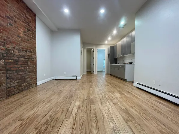 433 Pulaski Street image 3 of 9