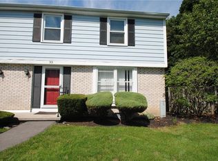 93 Springwood Dr, Webster, NY 14580