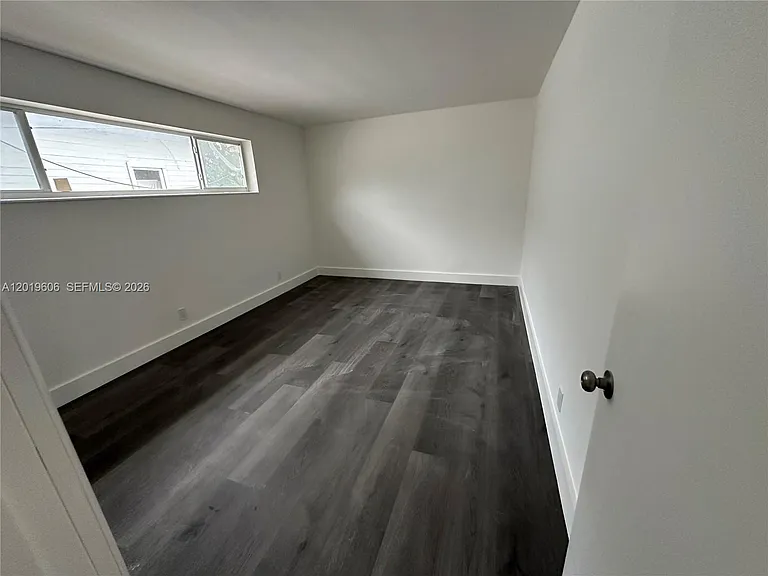 117 SE 2nd Ave #1 — Photo 4