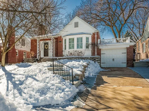 901 Blossom Ln, Saint Louis, MO 63119