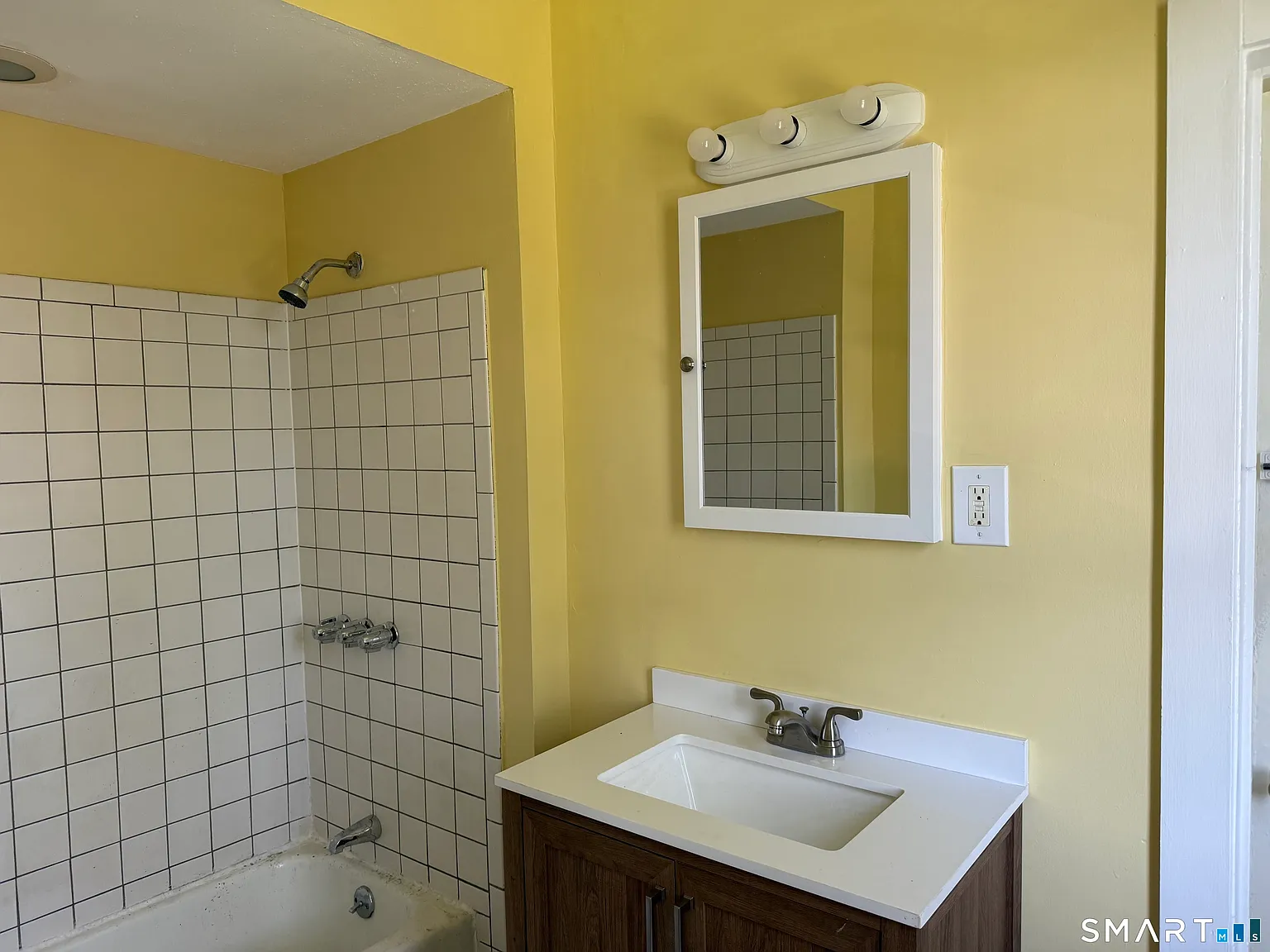 3 bed, 1.0 bath, 1196 sqft, $1,950 — Photo 4