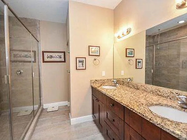 Master Bedroom Bath