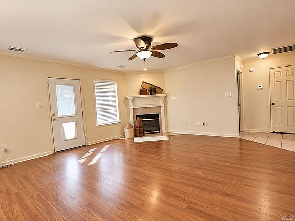 5th image of 17 Applewood Cir
