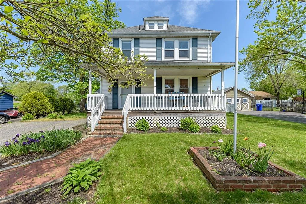 60 Dayton Ave photo 1