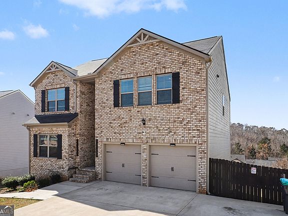 3rd image of 411 Toronto Cir