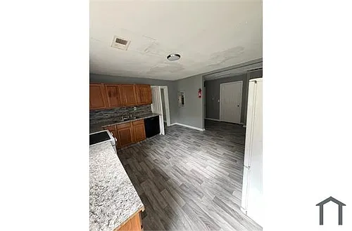 4402 Highland Rd Photo 1