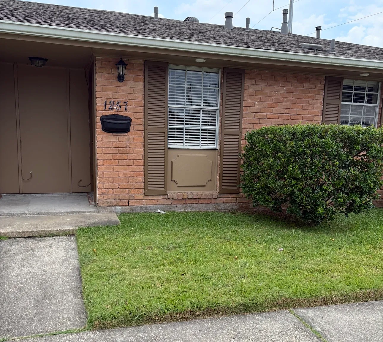 3 bed, $1,600 — Photo 1
